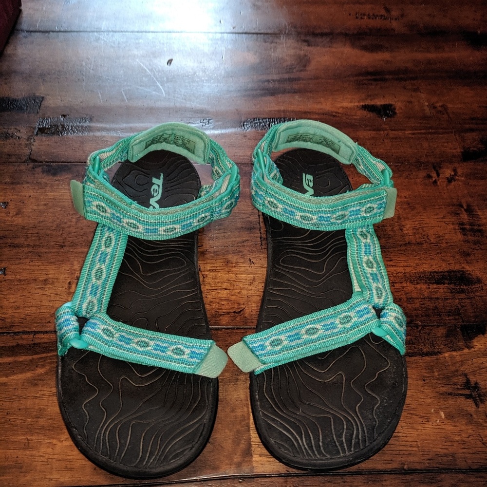 Aqua Tevas